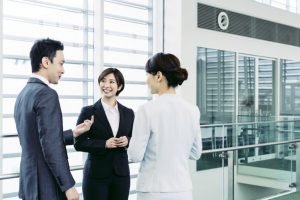 Menjaga Penampilan Saat Bekerja di Tempat Kerja Jepang